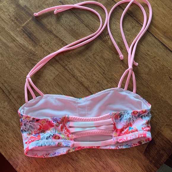 Lululemon sports bra or swim top - Picture 2 of 4